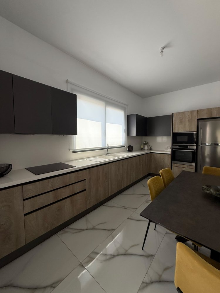 3 bedrooms Apartment in Germasogeia, Limassol, Cyprus No. 62034