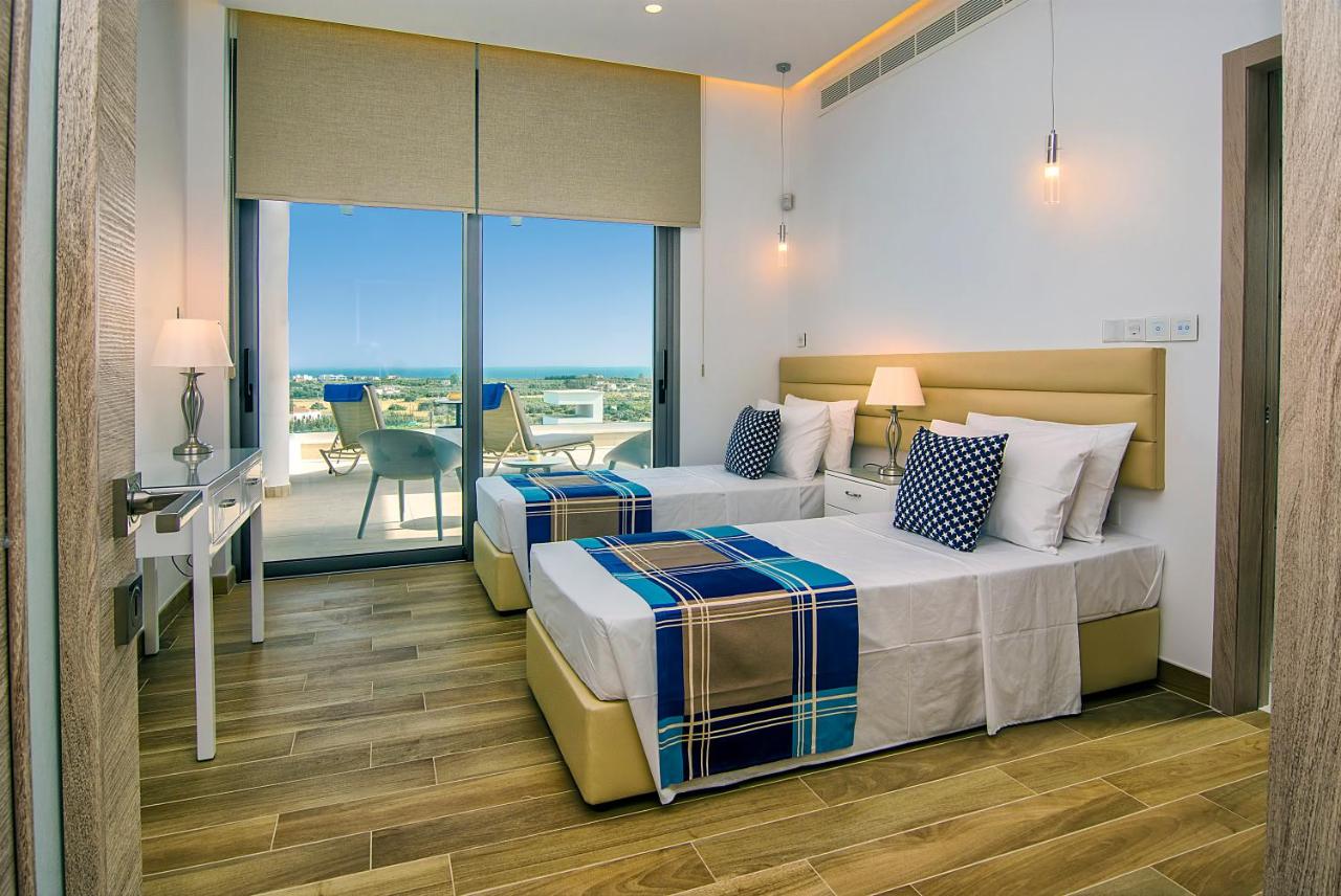 5 bedrooms Villa in Pegeia, Paphos, Cyprus No. 60418