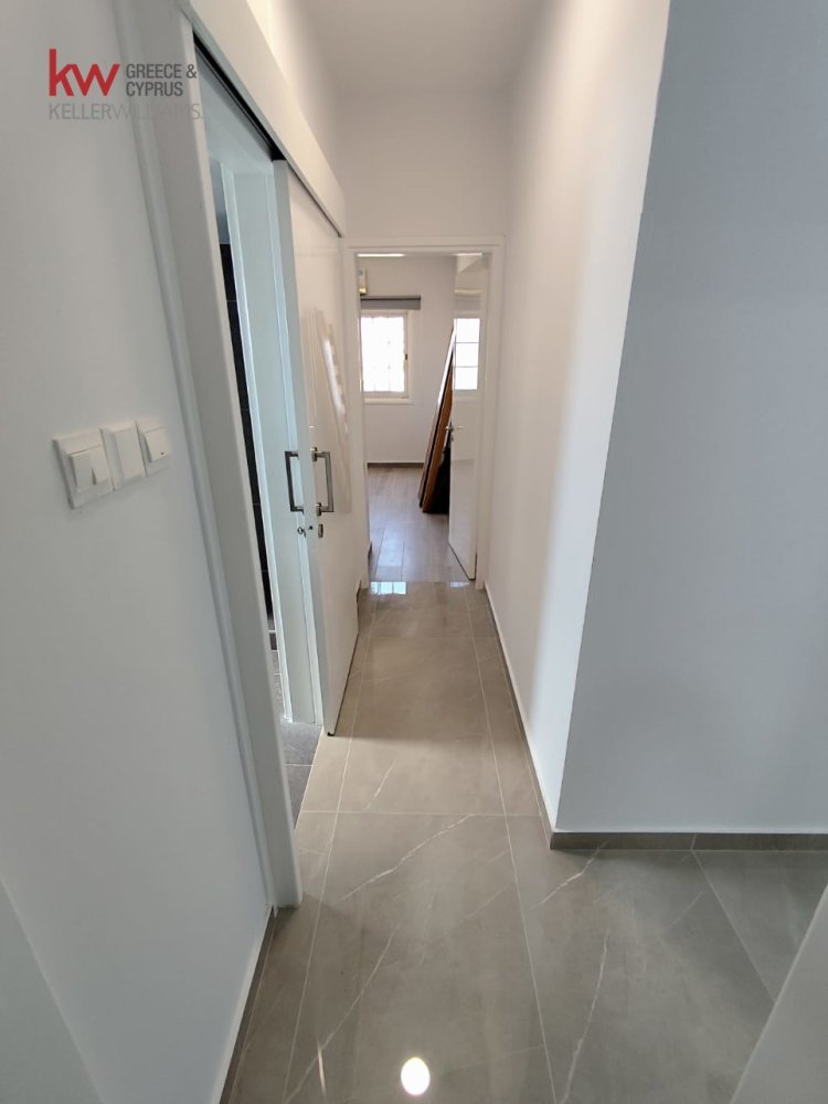 Квартира с 3 спальнями в Ларнака, Кипр № 40127