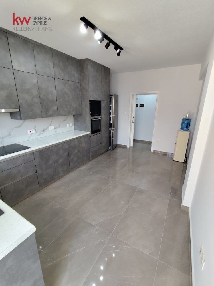 Квартира с 3 спальнями в Ларнака, Кипр № 40127
