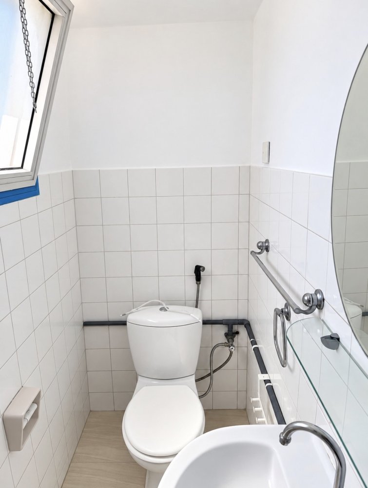 61m2 Commercial property in Larnaca, Larnaka, Cyprus No. 62202