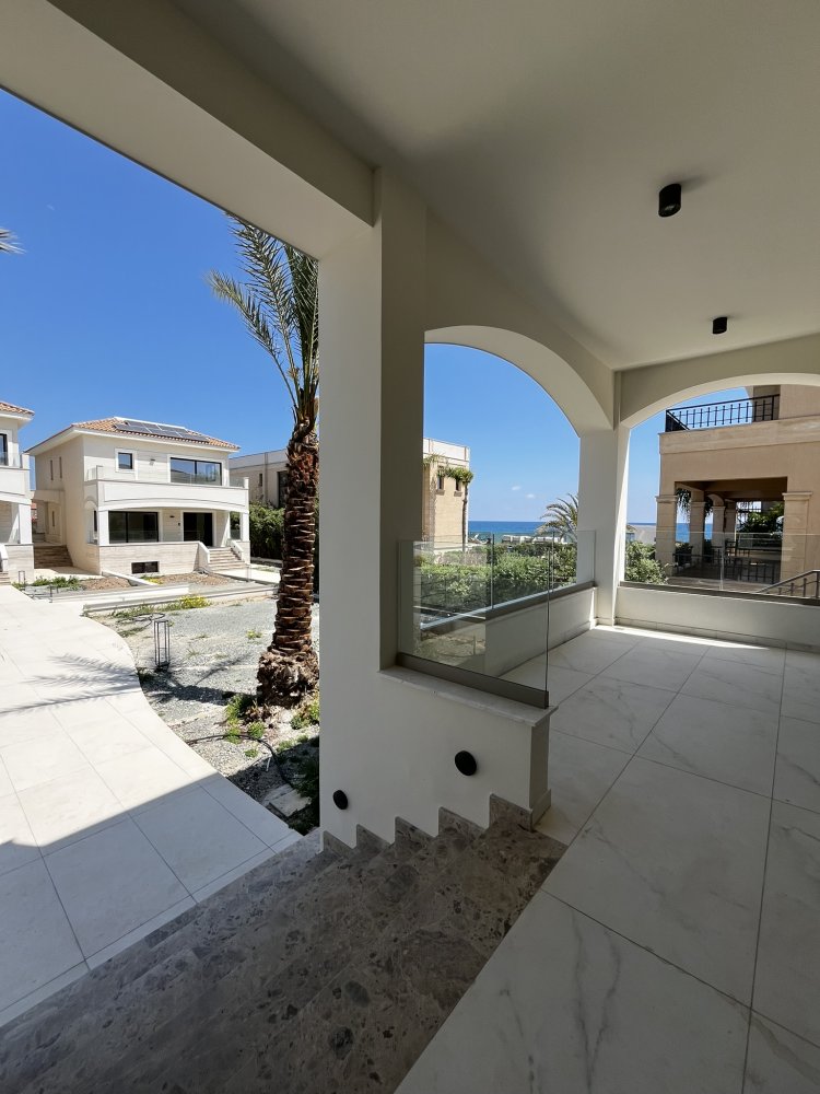 4 bedrooms Villa in Zygi, Larnaka, Cyprus No. 62942