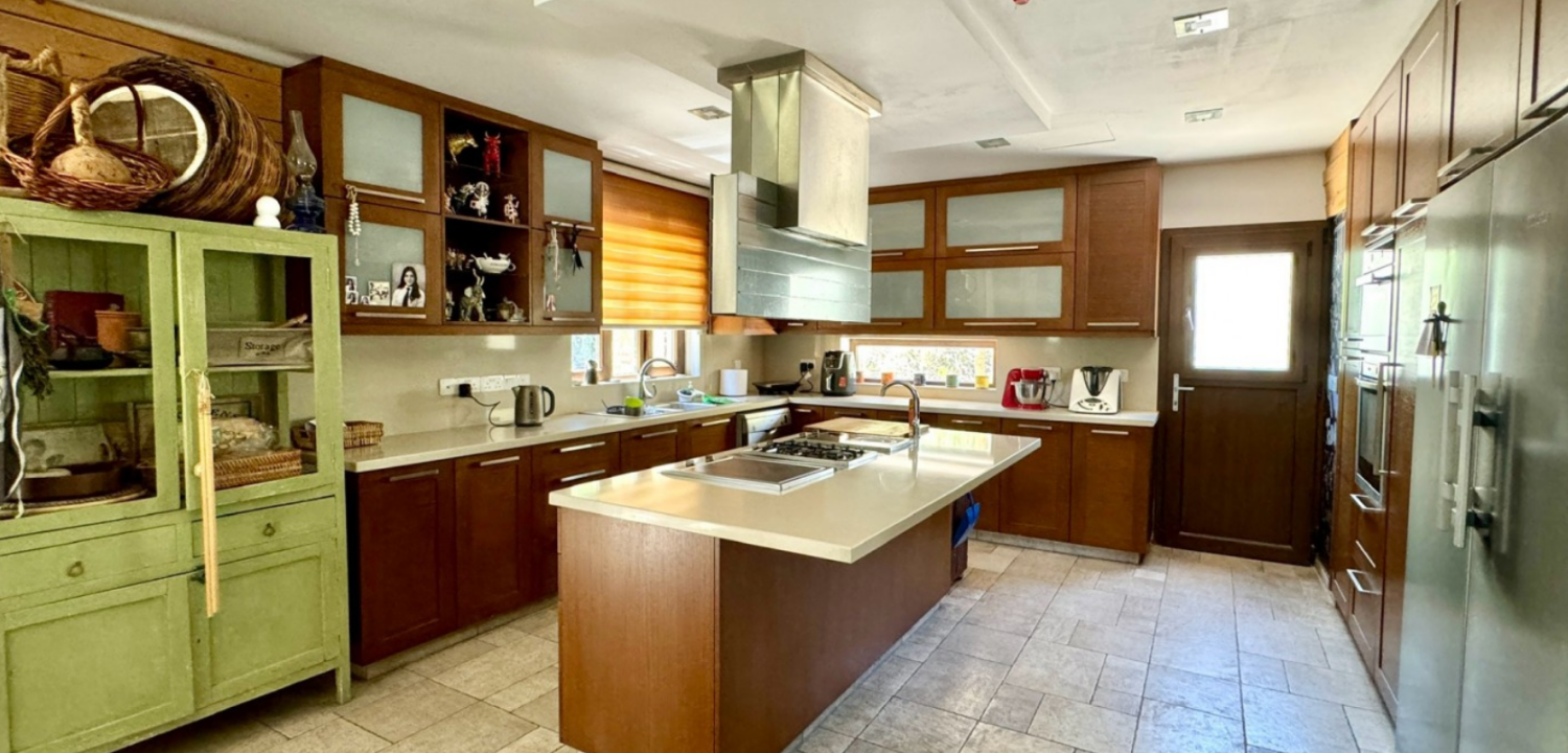 5 bedrooms Villa in Akrounta, Limassol, Cyprus No. 62596