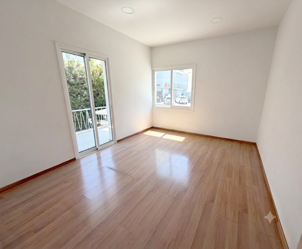 4 rooms Commercial property in Limassol, Cyprus No. 60826