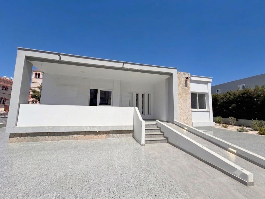 4 rooms Commercial property in Limassol, Cyprus No. 60826