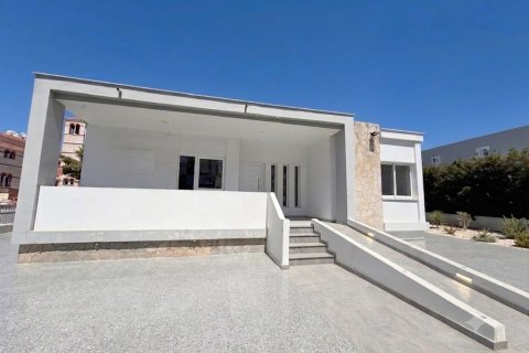 4 rooms Commercial property in Limassol, Cyprus No. 60826