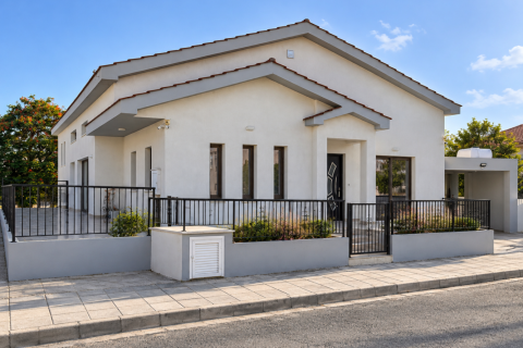 4 dormitorios Villa en Aradippou, Larnaka, Chipre No. 62343