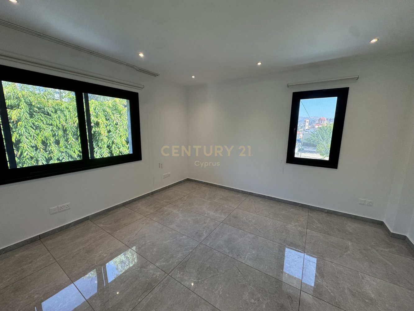 4 chambres Villa à Agios Athanasios, Limassol, Chypre No. 58252