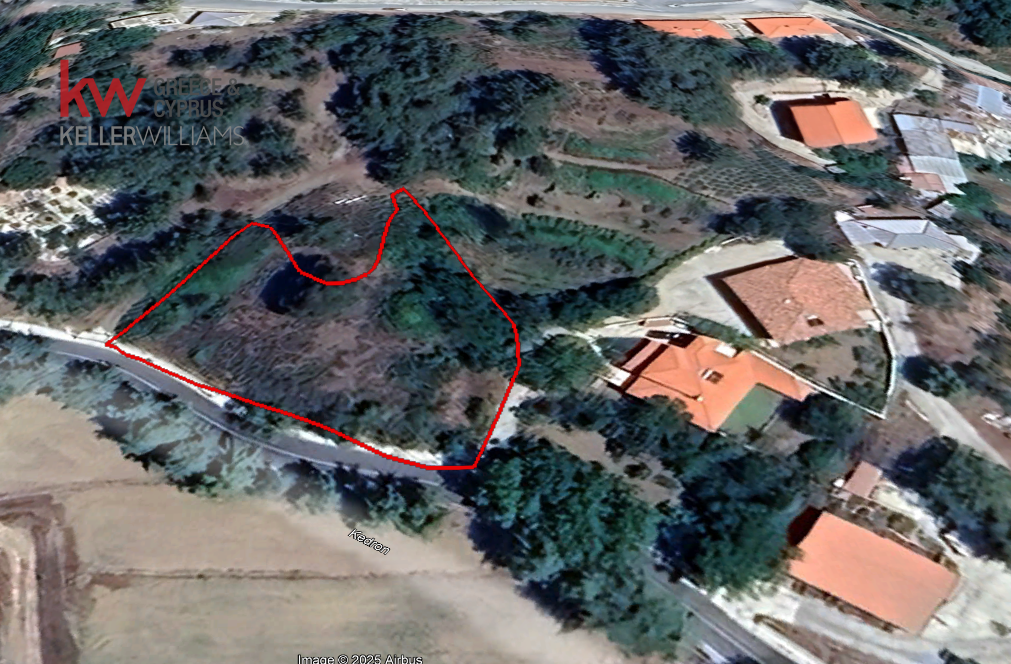 1700m2 Terreno en Pano Platres, Limassol, Chipre No. 60705