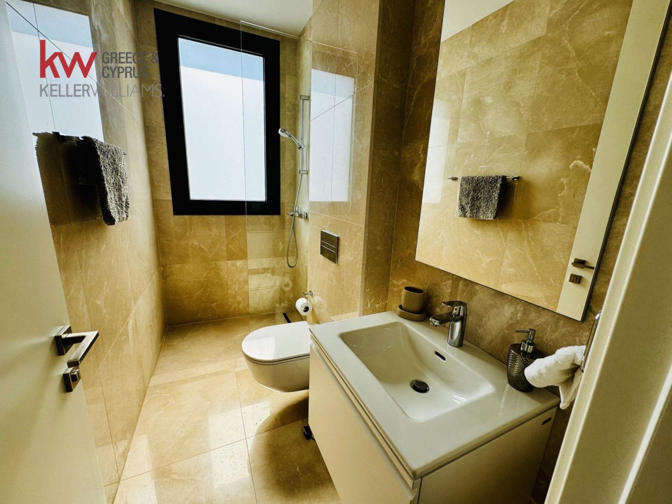 3 dormitorios Apartamento en Paphos, Chipre No. 61136