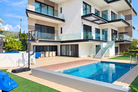5 bedrooms Villa in Germasogeia, Limassol, Cyprus No. 62623