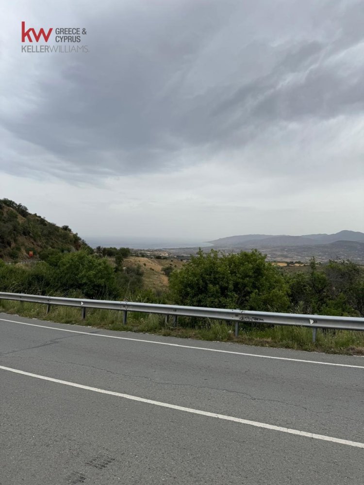 8082m2 Land in Dhrousha, Paphos, Cyprus No. 61202