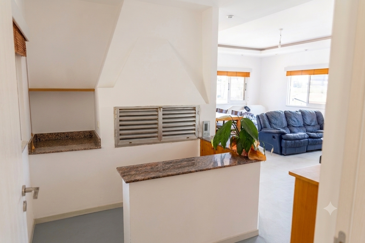 3 bedrooms Apartment in Larnaca, Larnaka, Cyprus No. 61450
