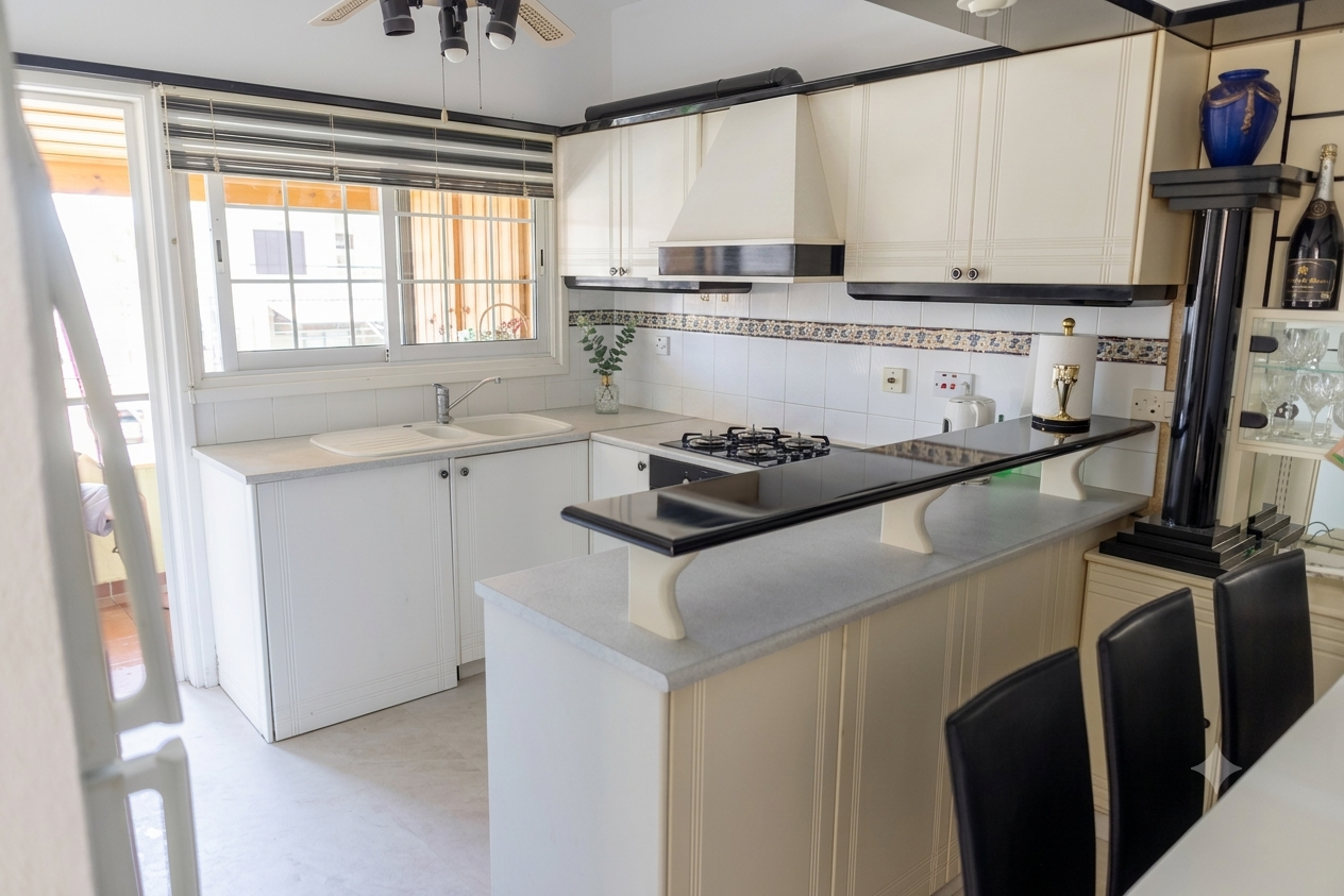 3 bedrooms Apartment in Larnaca, Larnaka, Cyprus No. 61450