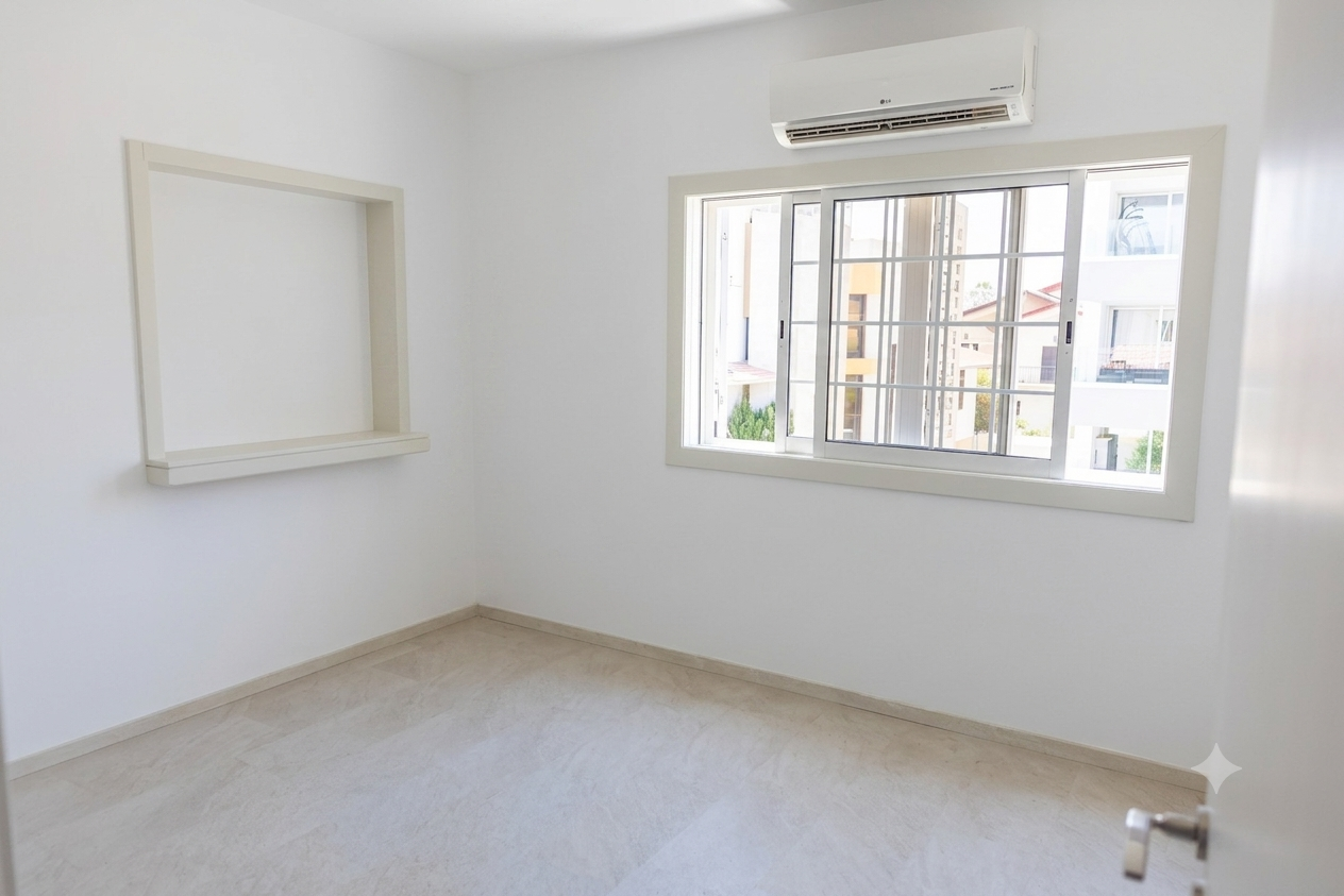 3 bedrooms Apartment in Larnaca, Larnaka, Cyprus No. 61450