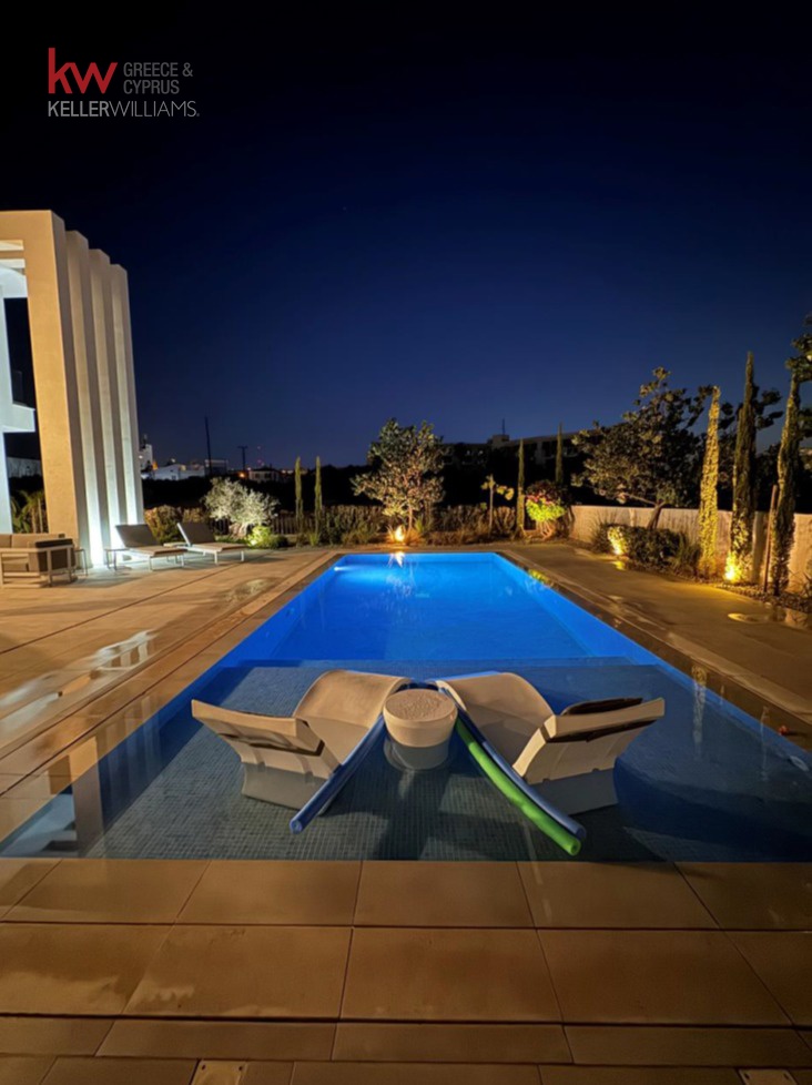 4 bedrooms Villa in Paralimni, Ammochostos, Cyprus No. 40205