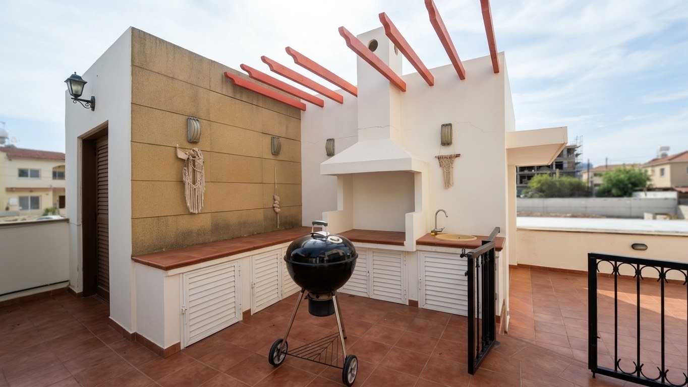 5 bedrooms Villa in Larnaca, Larnaka, Cyprus No. 62661