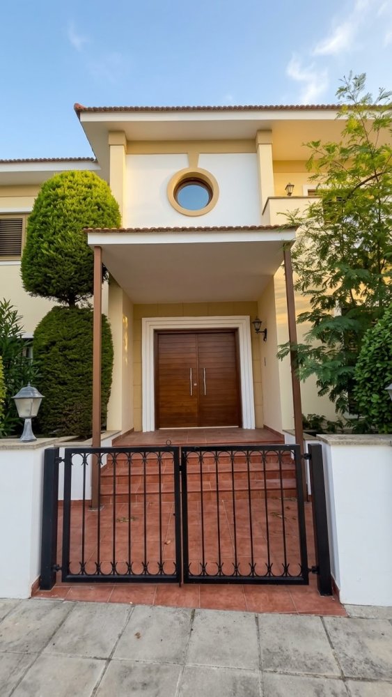 5 bedrooms Villa in Larnaca, Larnaka, Cyprus No. 62661
