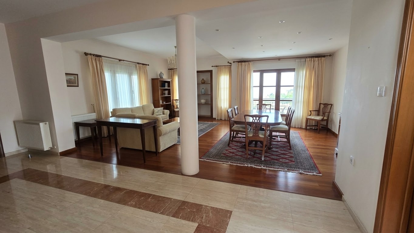 5 bedrooms Villa in Larnaca, Larnaka, Cyprus No. 62661