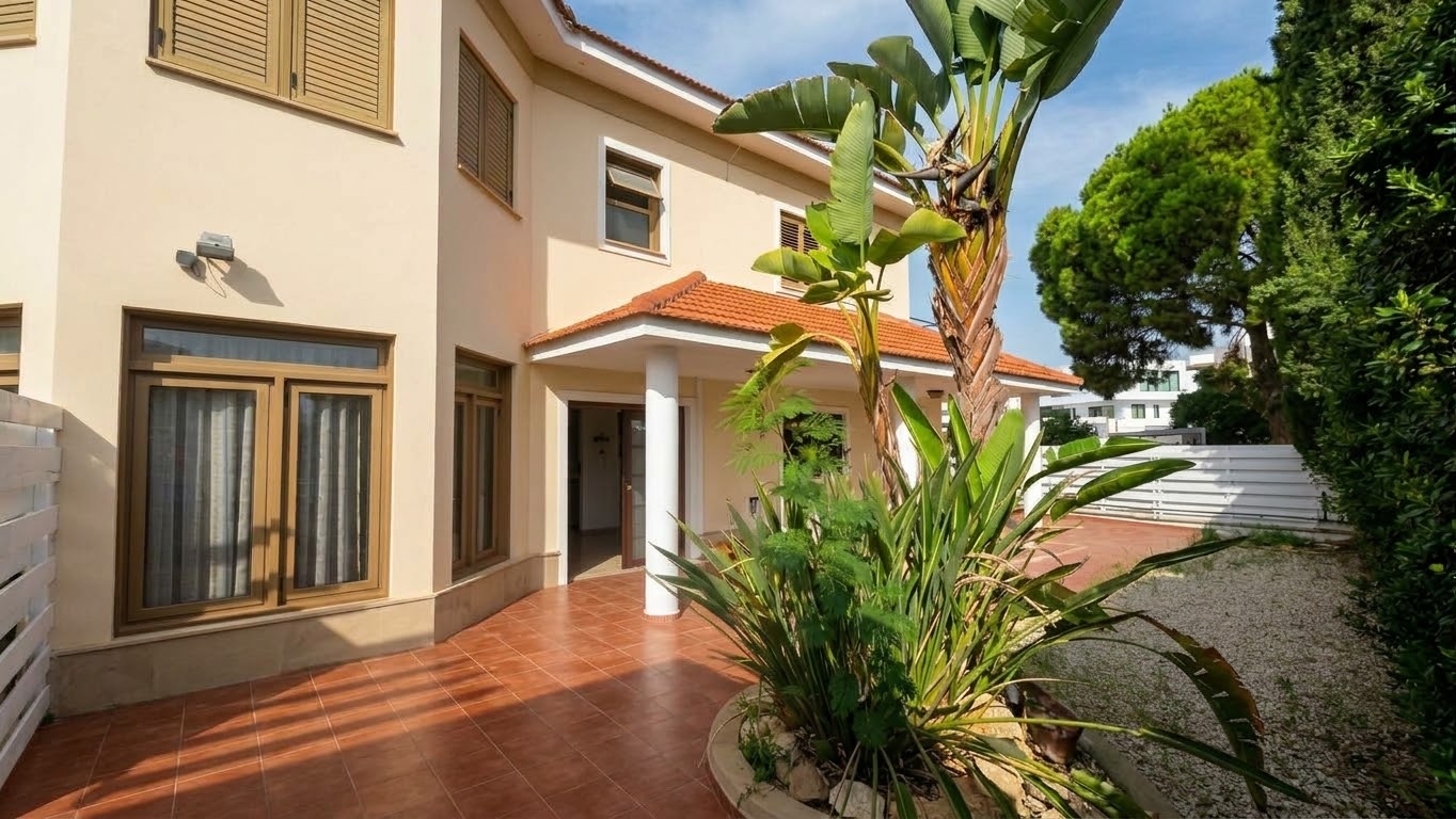 5 bedrooms Villa in Larnaca, Larnaka, Cyprus No. 62661