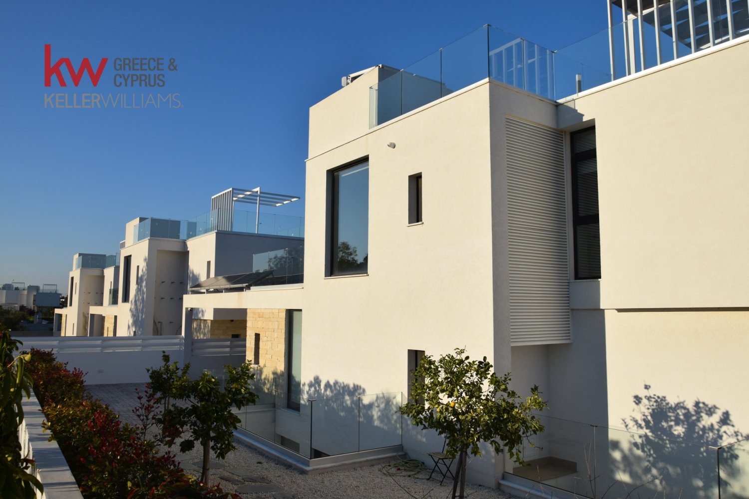 4 bedrooms Villa in Paralimni, Ammochostos, Cyprus No. 40573