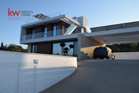 4 bedrooms Villa in Paralimni, Ammochostos, Cyprus No. 40573