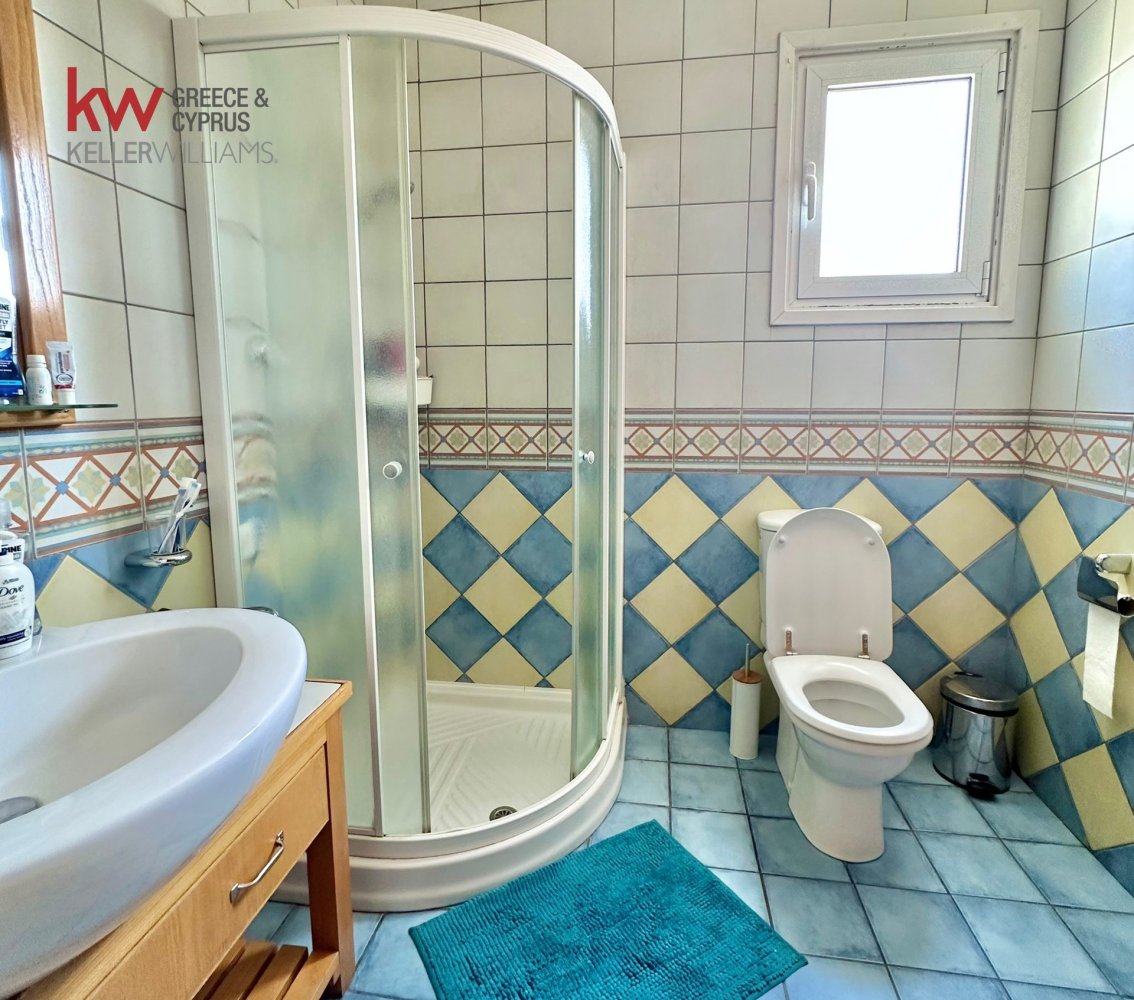 Вилла с 5 спальнями в Строволос, Никосия, Кипр № 50541