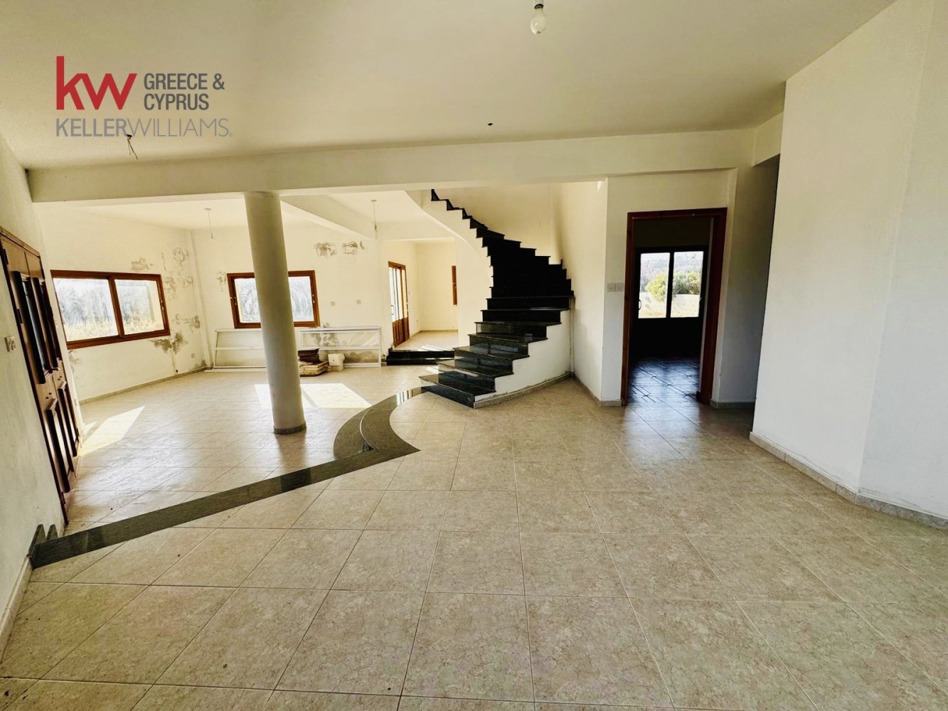 5 bedrooms Villa in Pegeia, Paphos, Cyprus No. 61223