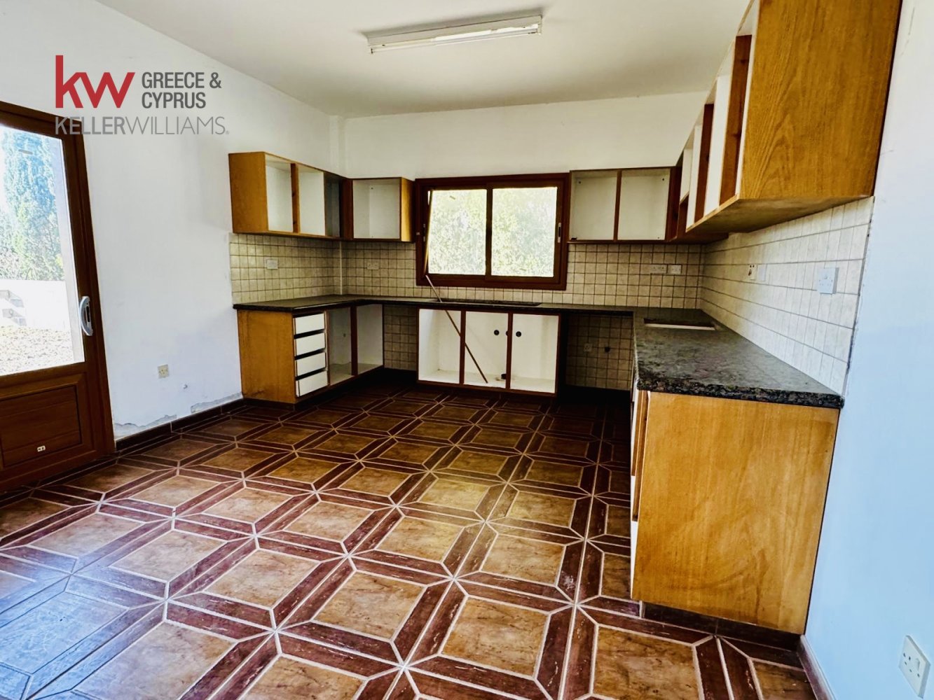 5 bedrooms Villa in Pegeia, Paphos, Cyprus No. 61223