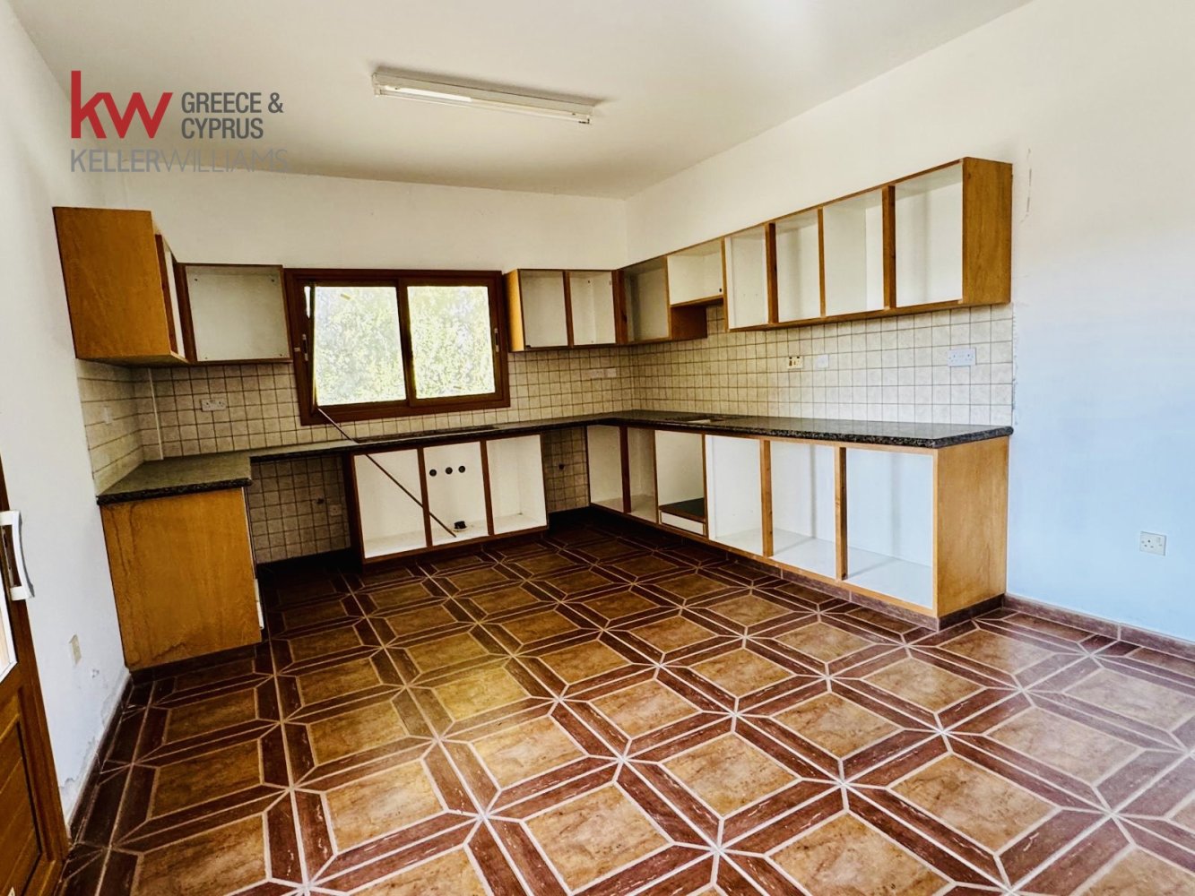 5 bedrooms Villa in Pegeia, Paphos, Cyprus No. 61223