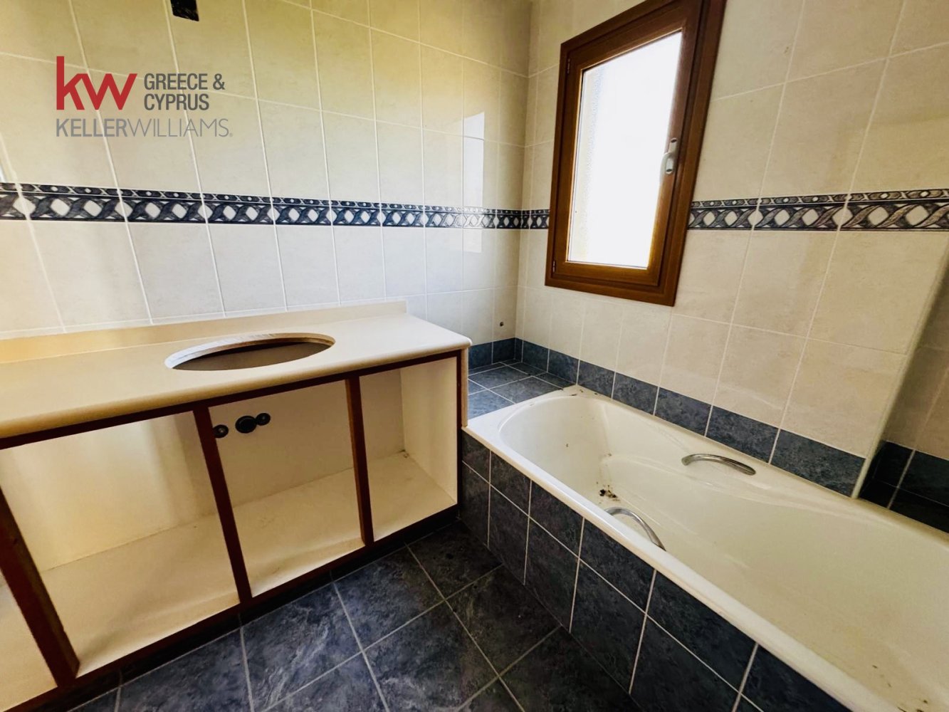5 bedrooms Villa in Pegeia, Paphos, Cyprus No. 61223