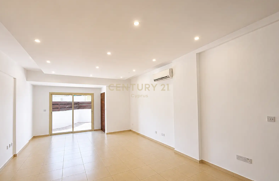 2 bedrooms Apartment in Pyrgos, Limassol, Cyprus No. 58873