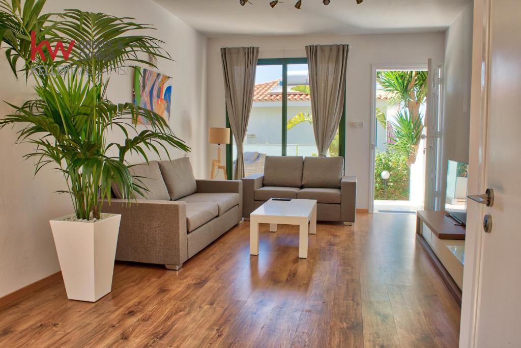 3600m2 Hotel in Kissonerga, Paphos, Cyprus No. 60706