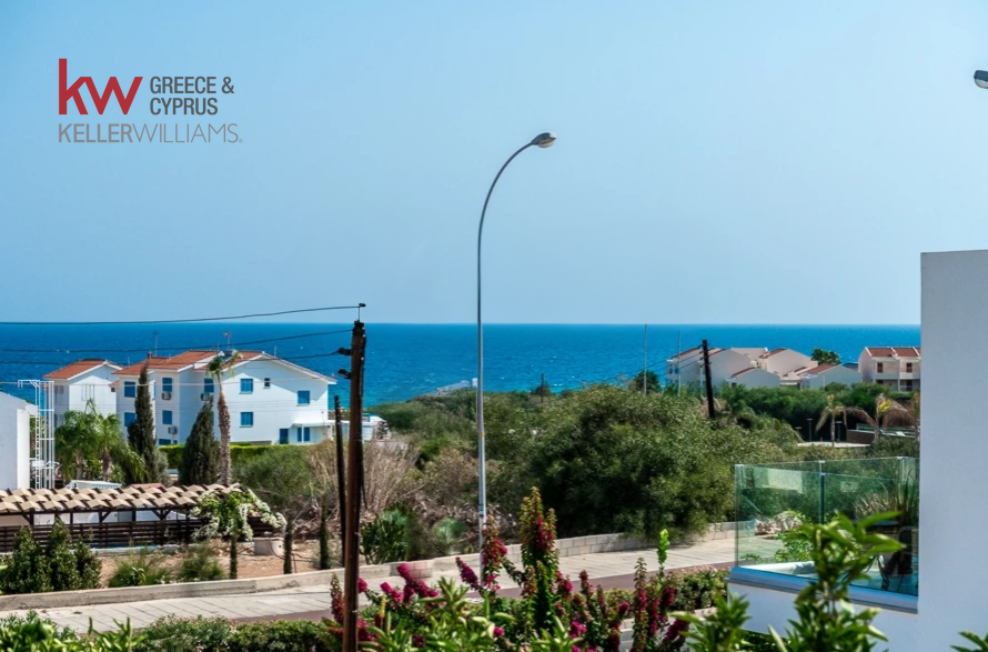 4 bedrooms Villa in Paralimni, Ammochostos, Cyprus No. 40543