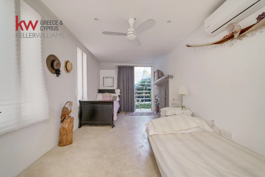 4 bedrooms Villa in Paralimni, Ammochostos, Cyprus No. 40543