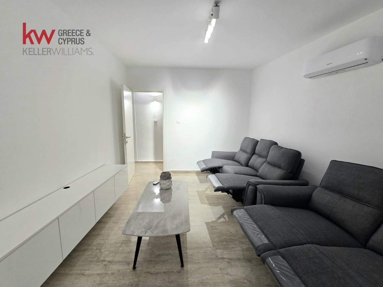 5 bedrooms Villa in Paralimni, Ammochostos, Cyprus No. 40494