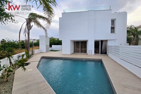 5 bedrooms Villa in Paralimni, Ammochostos, Cyprus No. 40494
