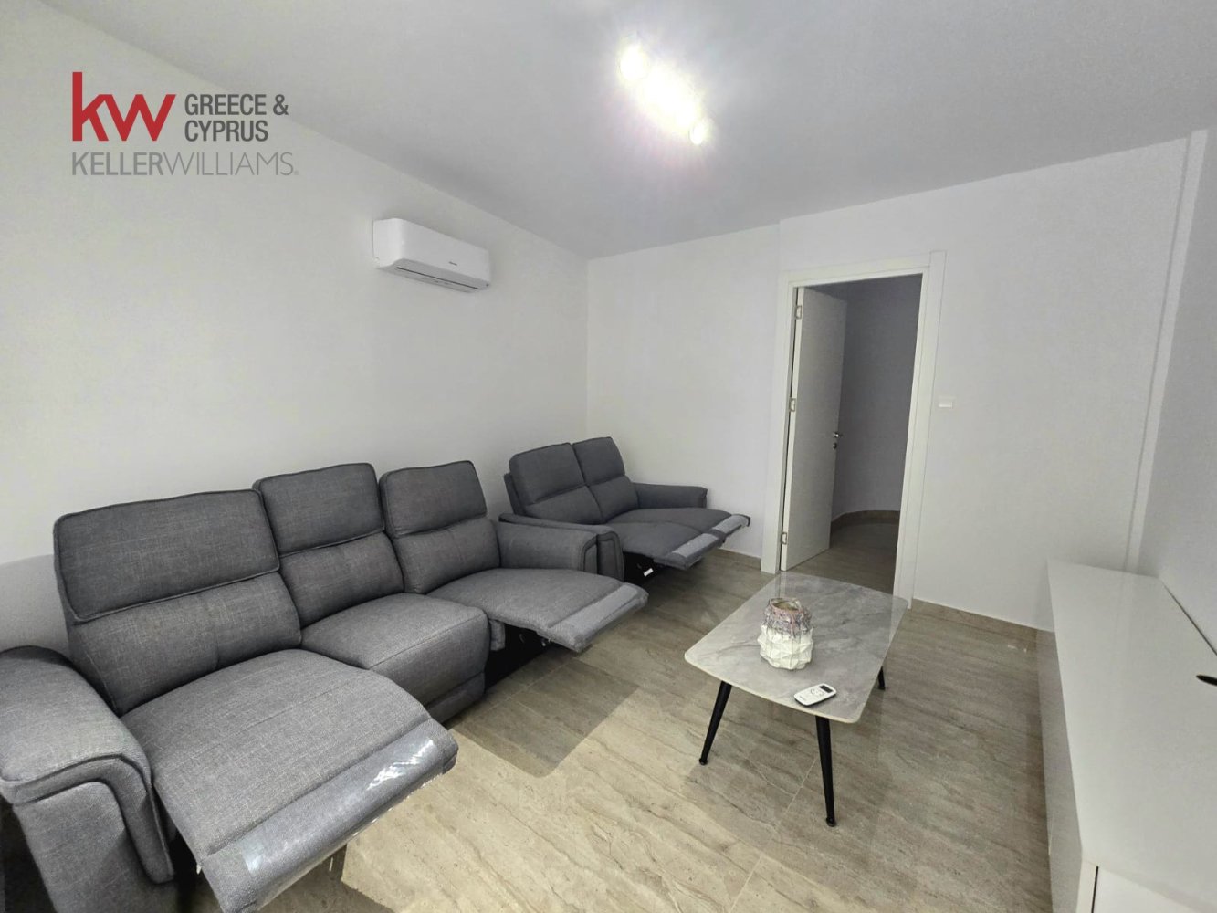 5 bedrooms Villa in Paralimni, Ammochostos, Cyprus No. 40494