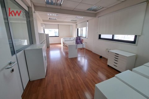 Офис с 3 комнатами в Ларнака, Кипр № 39691