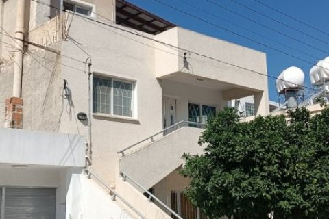 Квартира с 3 спальнями в Пафос, Кипр № 60526