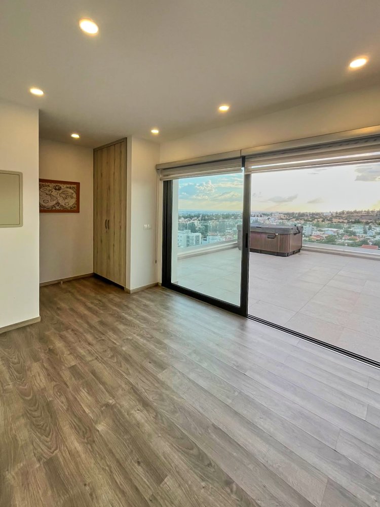 3 bedrooms Penthouse in Limassol, Cyprus No. 62374