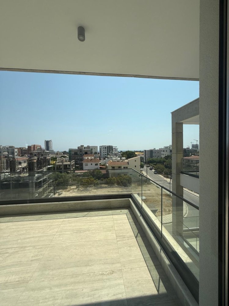 3 bedrooms Penthouse in Germasogeia, Limassol, Cyprus No. 62308