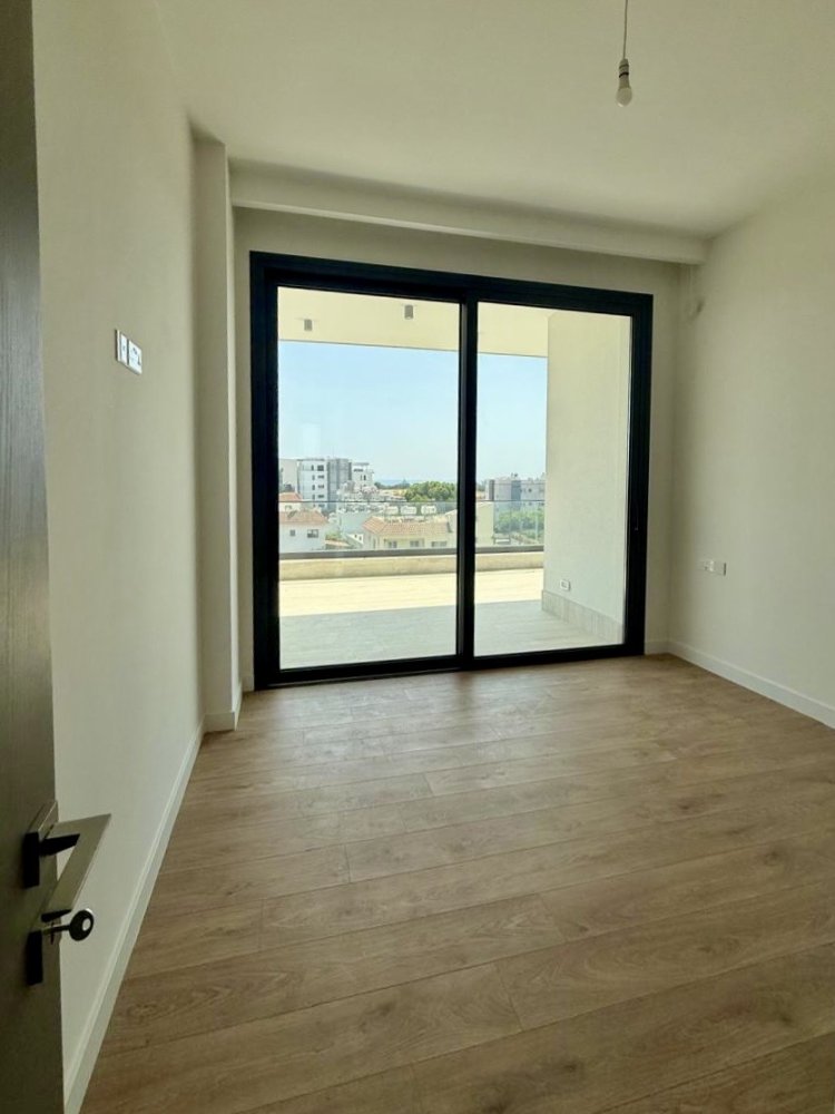 3 bedrooms Penthouse in Germasogeia, Limassol, Cyprus No. 62308