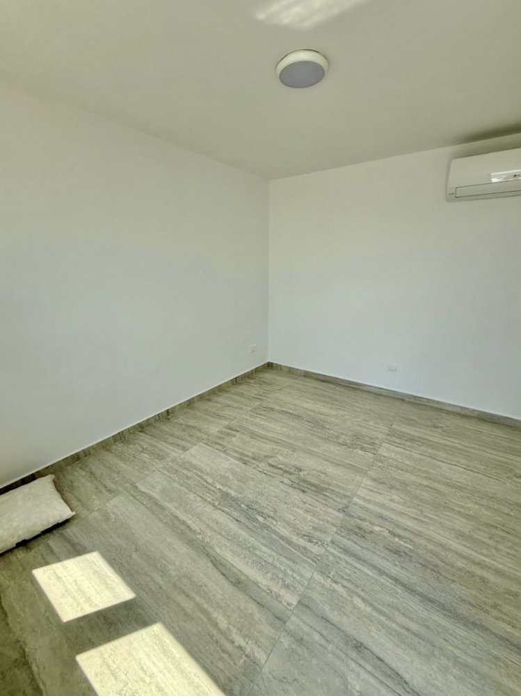3 bedrooms Penthouse in Germasogeia, Limassol, Cyprus No. 62308