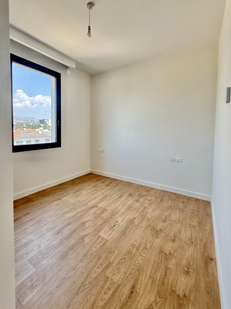 3 bedrooms Penthouse in Germasogeia, Limassol, Cyprus No. 62308