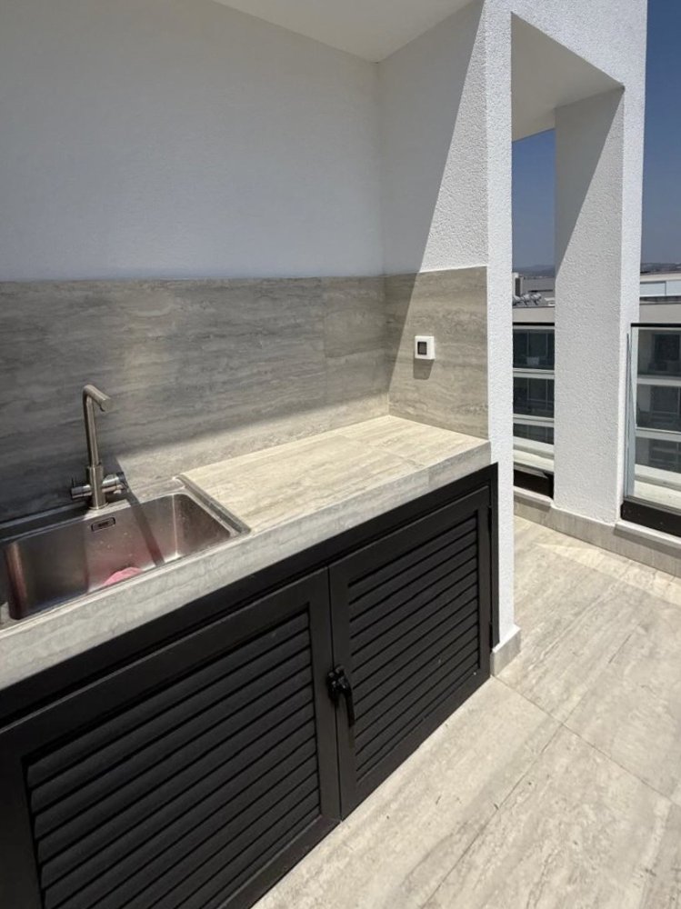 3 bedrooms Penthouse in Germasogeia, Limassol, Cyprus No. 62308