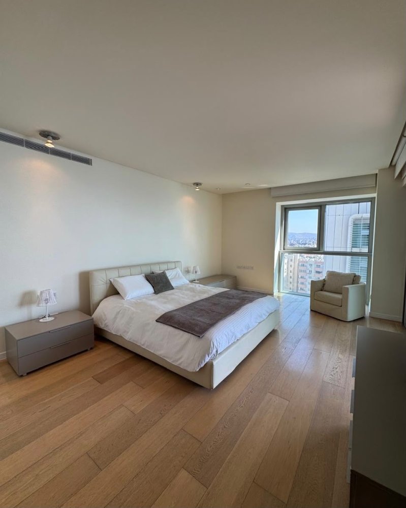 4 bedrooms Apartment in Neapolis, Limassol, Cyprus No. 62144