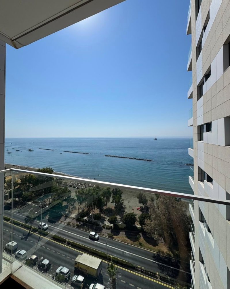 4 bedrooms Apartment in Neapolis, Limassol, Cyprus No. 62144