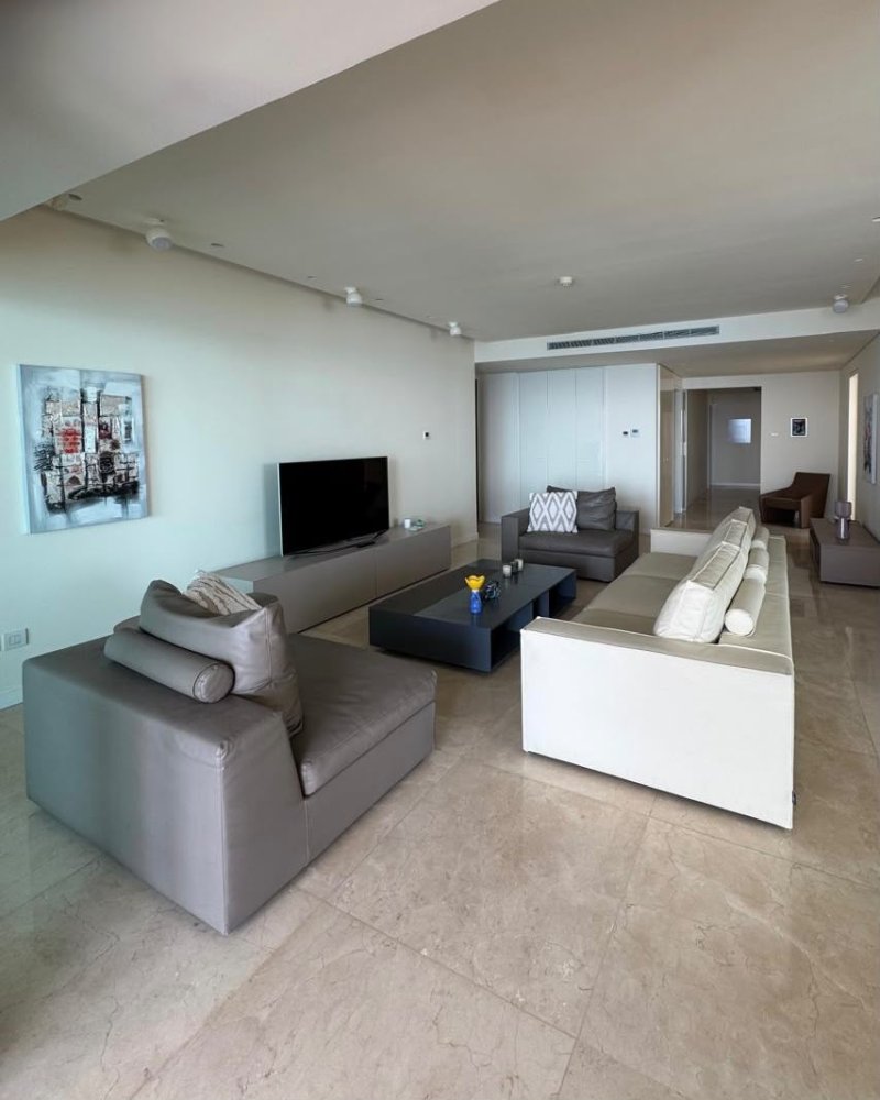 4 bedrooms Apartment in Neapolis, Limassol, Cyprus No. 62144