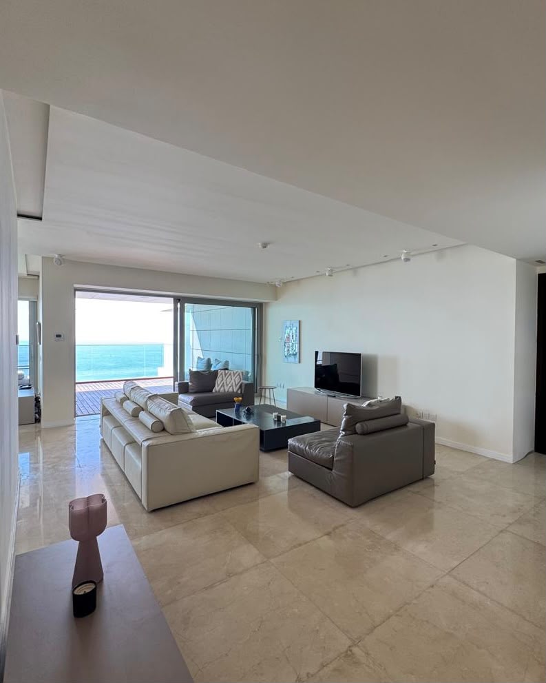 4 bedrooms Apartment in Neapolis, Limassol, Cyprus No. 62144